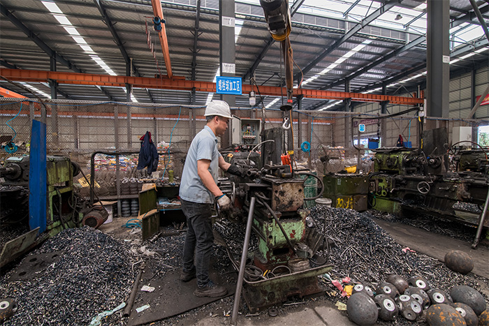 哈密网架配件-螺栓球加工车间